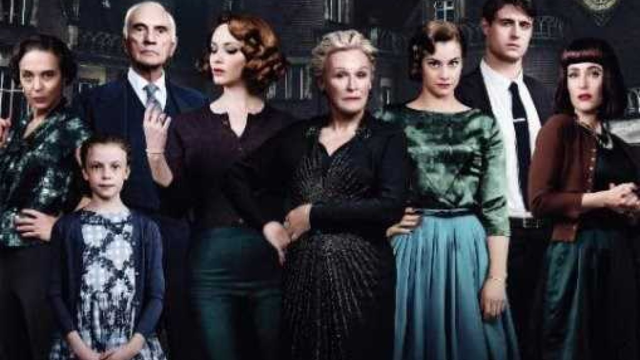 فيلم 2017 Crooked House مترجم
