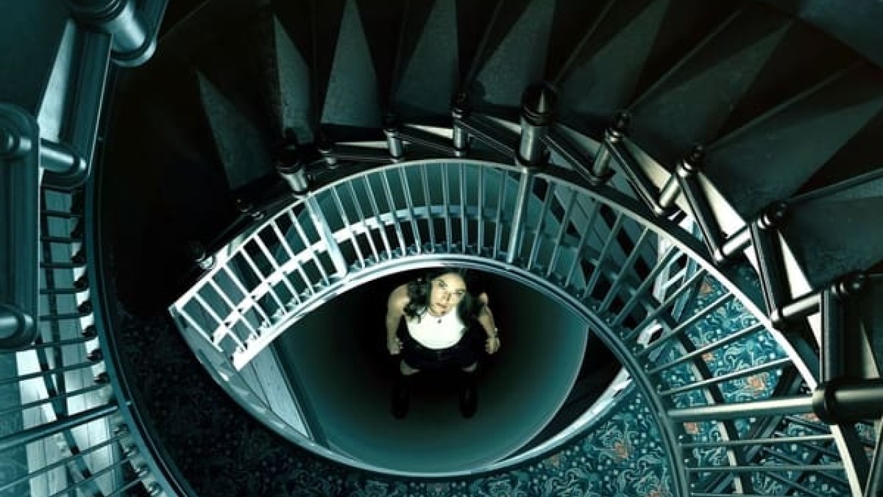 The Watchful Eye الموسم 1