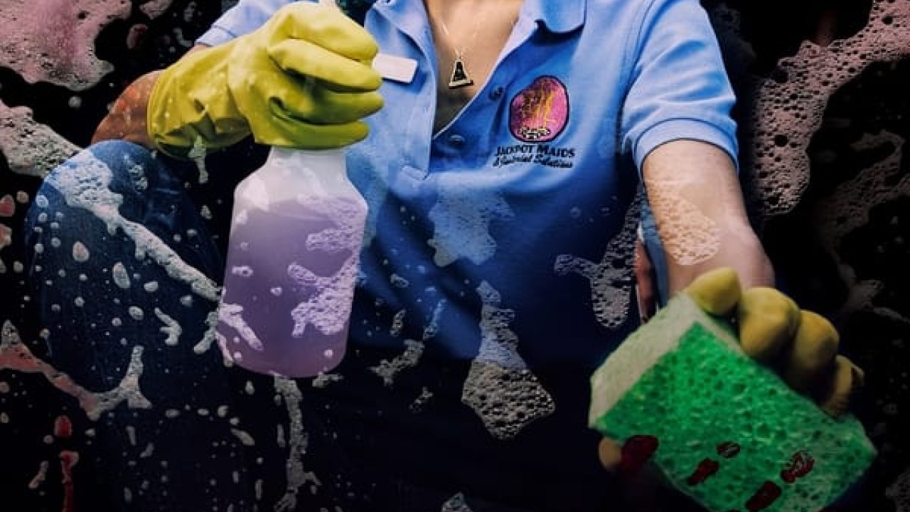 مشاهدة مسلسل The Cleaning Lady موسم 2 حلقة 10