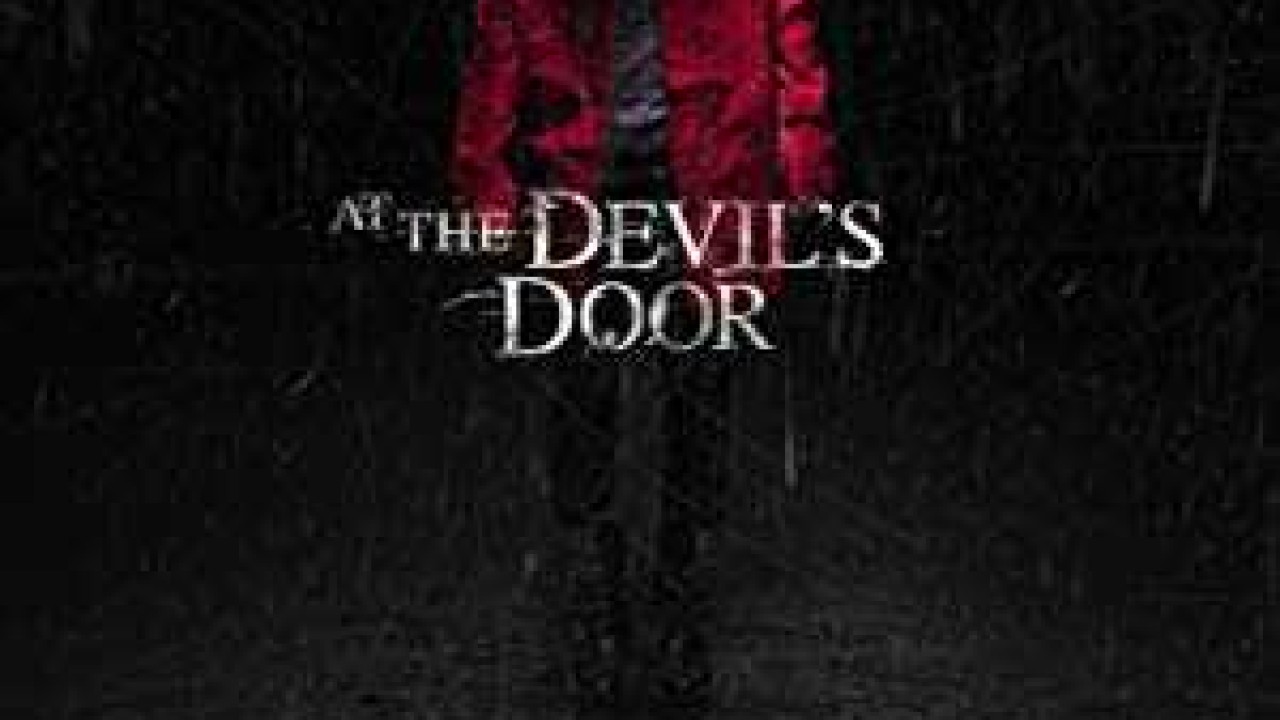 فيلم At the Devil’s Door 2014 مترجم